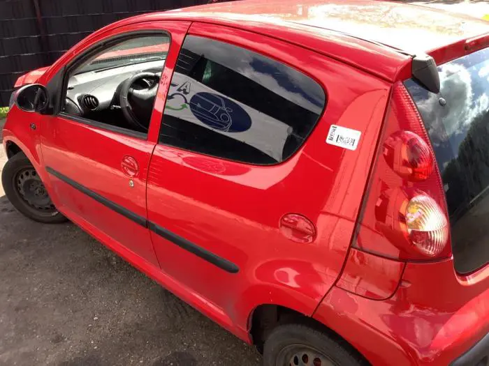 Portier 4Deurs links-achter Peugeot 107