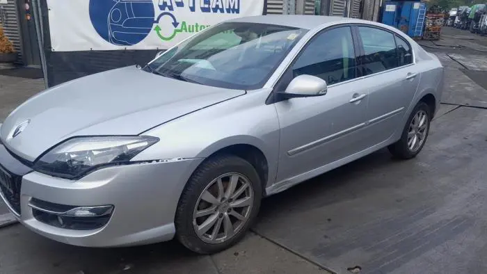 Portier 4Deurs links-voor Renault Laguna