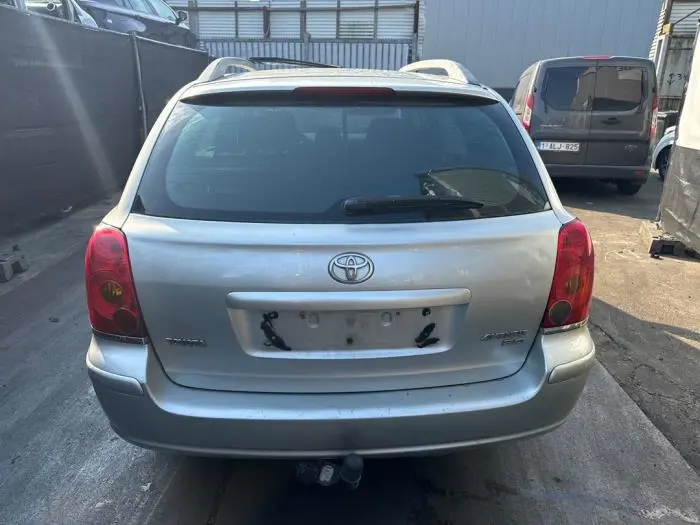 Torsieveer achter Toyota Avensis