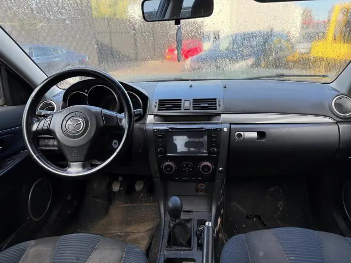 Dashboardkastje Mazda 3.