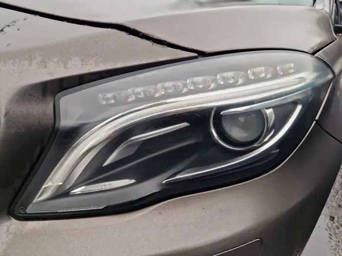 Koplamp links Mercedes GLA