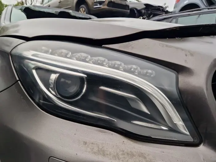 Koplamp rechts Mercedes GLA