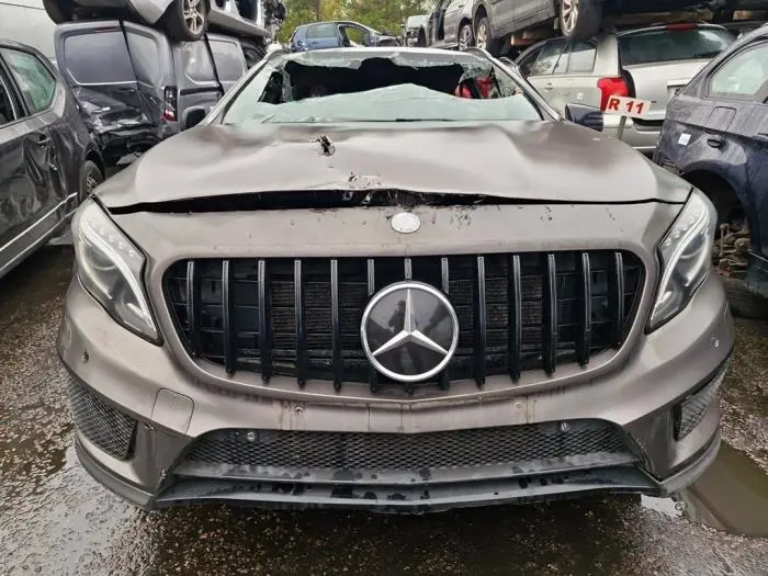 Grille Mercedes GLA